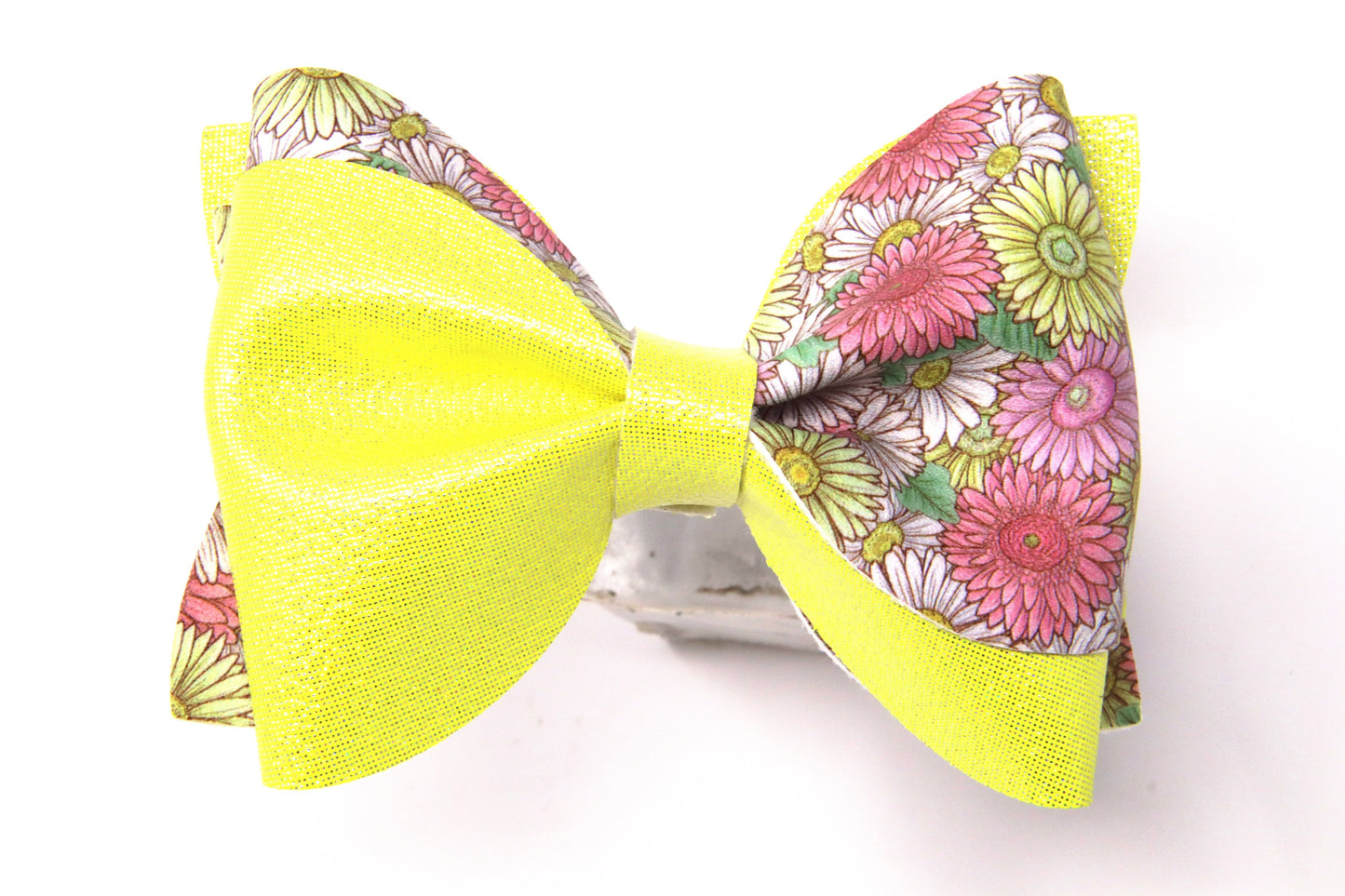Gerber Daisies and Yellow Tulle Totally Twisted Bow 3.5"