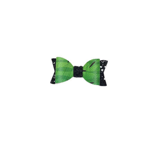 Looking Sharp Claire Bow 2.75" (pair)